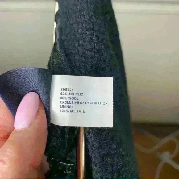 Gap Black Dress Acrylic and Wool. Size Small. Fitted dress Sleeveless. - Picture 4 of 8